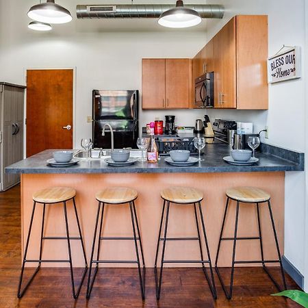 Ny Style Centric Loft With King Bed By Park Ave Apartment Rochester Exterior photo