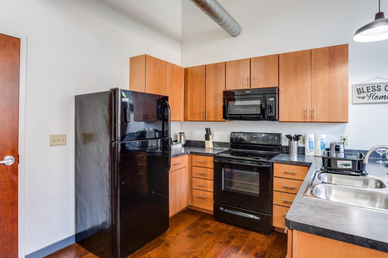 Ny Style Centric Loft With King Bed By Park Ave Apartment Rochester Exterior photo