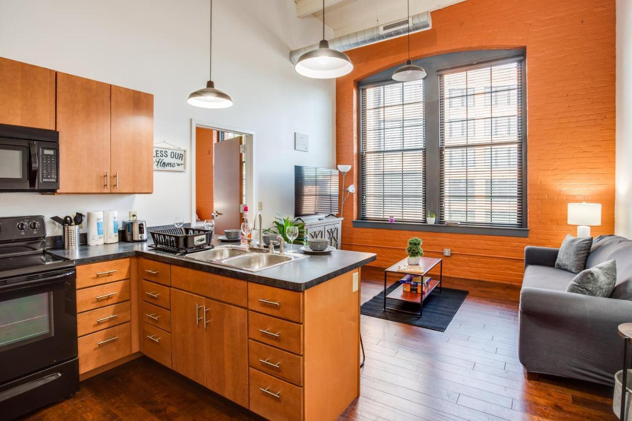 Ny Style Centric Loft With King Bed By Park Ave Apartment Rochester Exterior photo