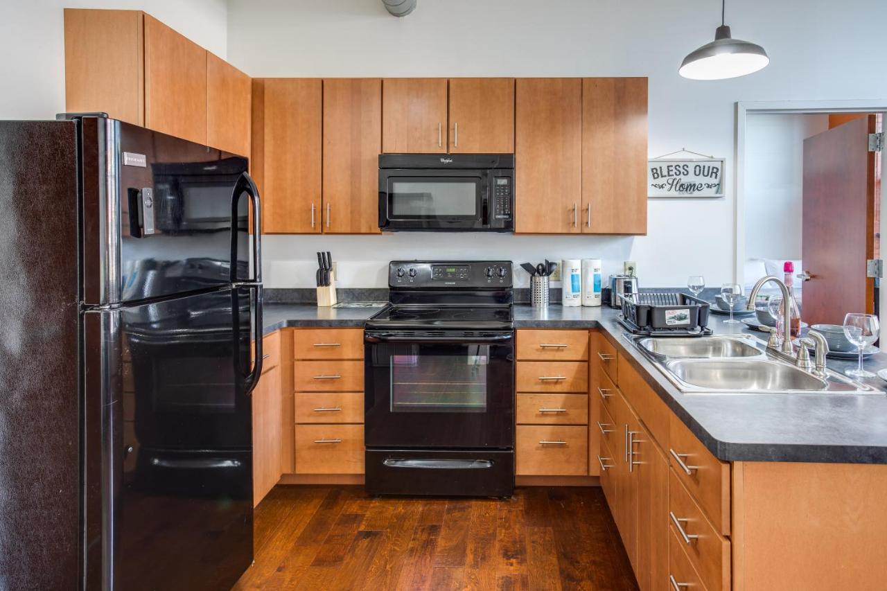 Ny Style Centric Loft With King Bed By Park Ave Apartment Rochester Exterior photo
